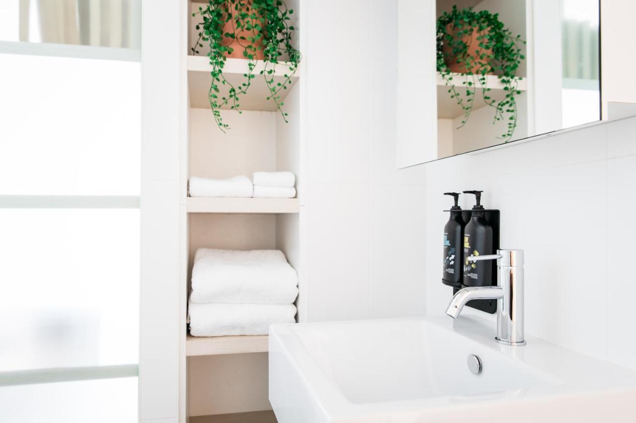 Nishi Apartments Eco Living By Ovolo Canberra Extérieur photo